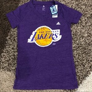 NWT Lakers vneck T-shirt Sz medium NEW